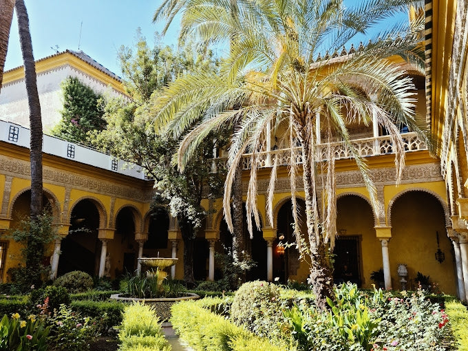 Las Dueñas Palace Guided Tour - 25,00€